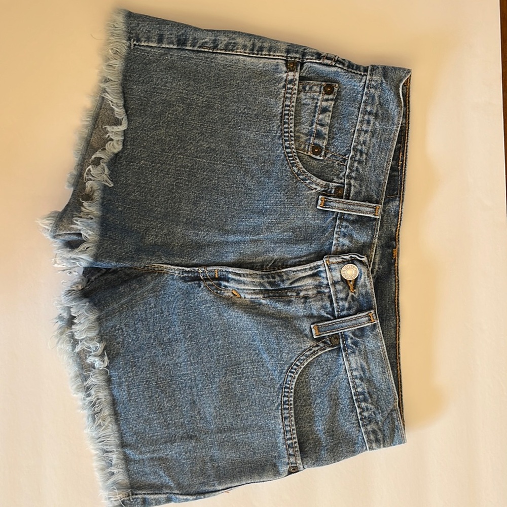 Levi’s denim shorts. Size 5 Jr  like new Daisy Duke would wear these!